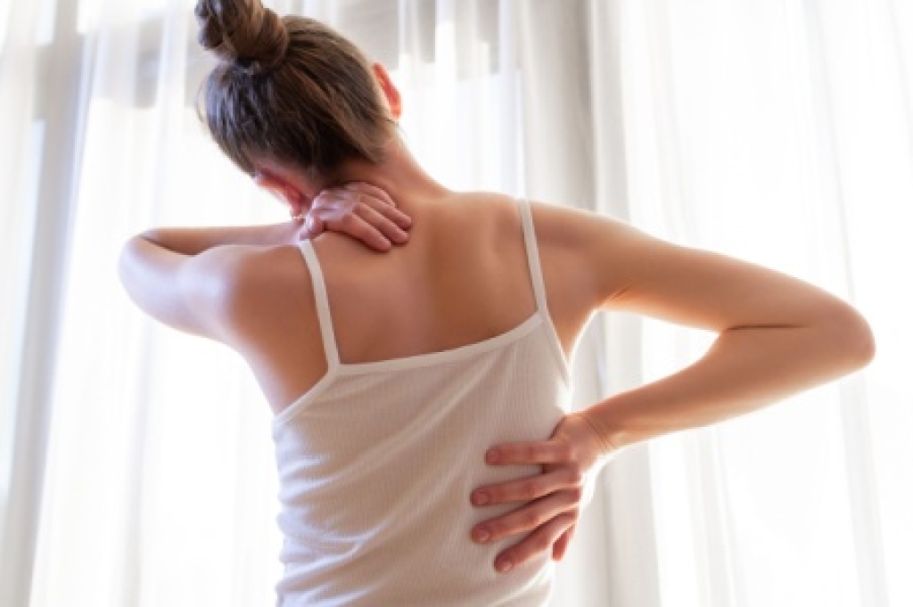 Pinched Nerve Symptoms and Why Early Care Matters